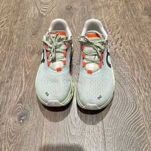 On Cloudmonster- Glacier Meadow